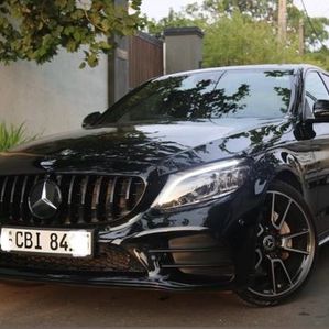 Mercedes Benz C200 AMG Premium 2019 - Image 2
