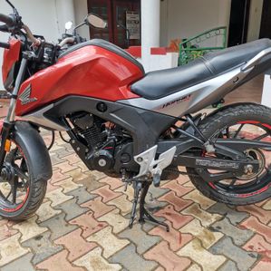 Honda CB Hornet 160R 2016 - Image 3