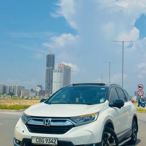 Honda CRV 7 Seater Sun Roof 2018 - Image 2