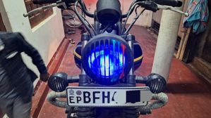 Bajaj Avenger Street 2015