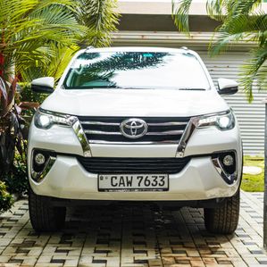 Toyota Fortuner 2017 - Image 2