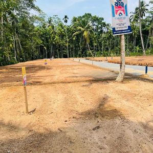 Land for Sale in Ja ela - Image 3