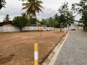 නියදගලින් ඉඩමක්