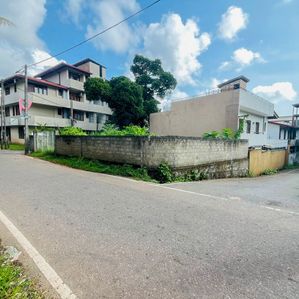 20FT Wide Carpet RD Facing Land For Sale In Kotte Madiwela road - Image 2