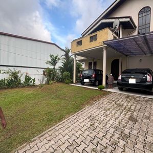 Land with commercial building for sale in Kadawatha Mahara Junction - Image 4