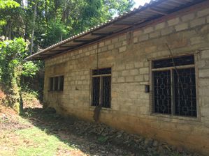 පිළිමතාලාව ගගුල්දෙණිය අඩක් නිමකල ඉඩම සමග නිවස