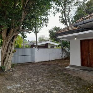 20 Perches Land with House for sale Katubedda (Lakshapathiy) Moratuwa - Image 3