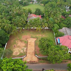 අනුරාධපුර නව නගරයෙන්ම නේවාසික බිම්කොටස් විකිණීමට. - Image 2