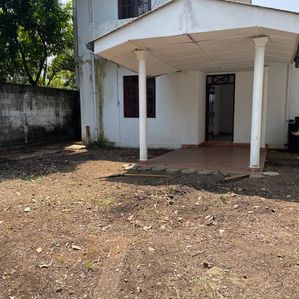 Land for Sale in Battaramulla with A Old Two Storied House - Image 2