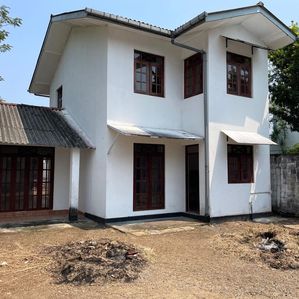 Land for Sale in Battaramulla with A Old Two Storied House - Image 3